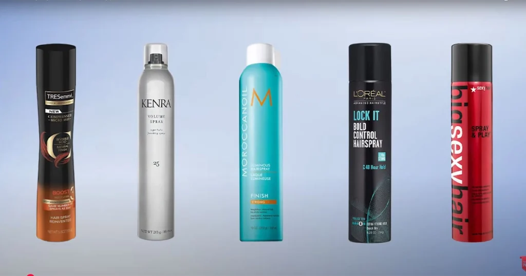 أنواع مثبتات الشعر الطبيعية والصناعية بما في ذلك مكونات مثل الصمغ العربي والجيلاتين وزيت جوز الهند والرذاذات الصناعية للثبات الطويل وتصفيف الشعر في مناقشة العناية بالشعر العربية.